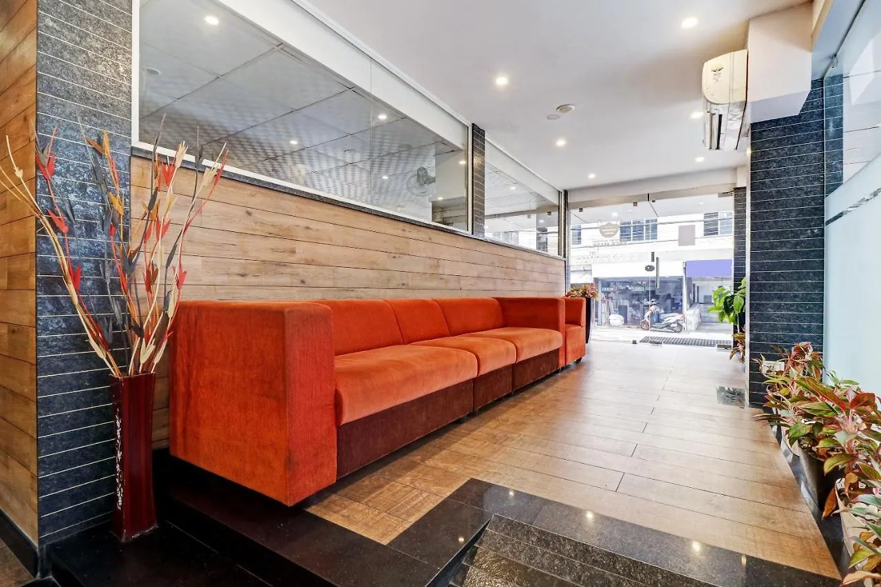 Oyo Townhouse 595 Majestic Inn Коччи