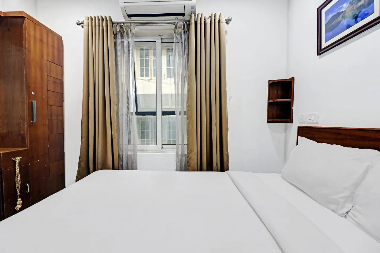 Отель Oyo Townhouse 595 Majestic Inn Коччи
