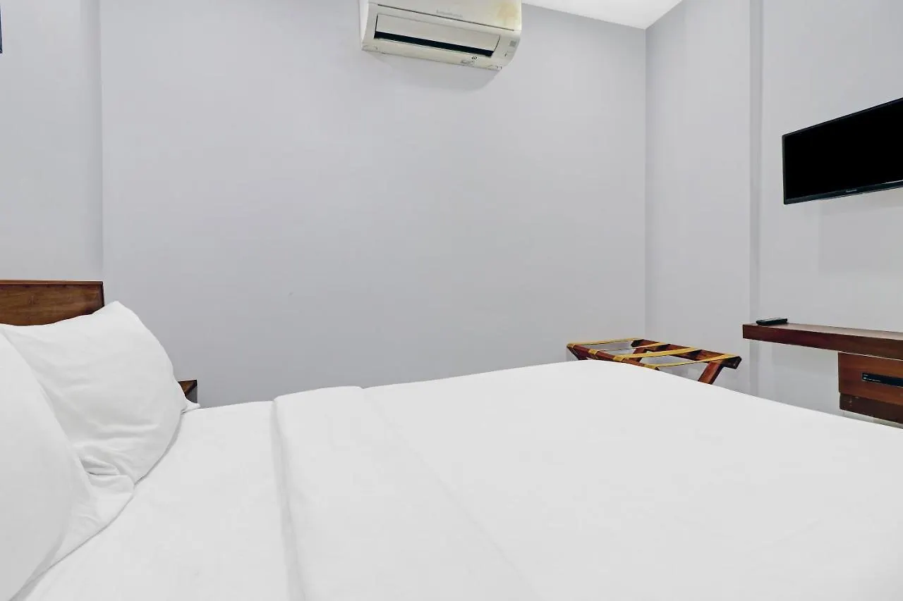Отель Oyo Townhouse 595 Majestic Inn Коччи