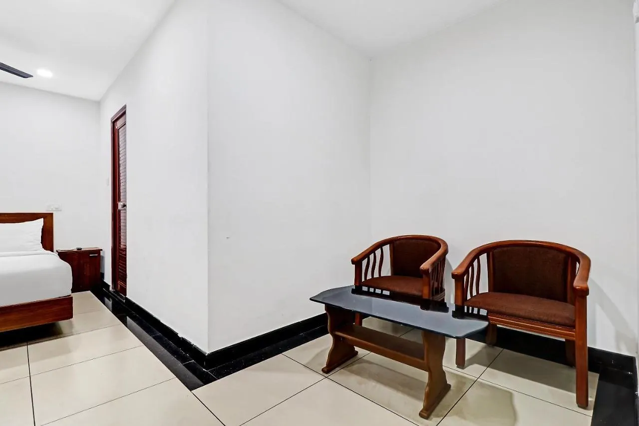 Oyo Townhouse 595 Majestic Inn Kochi Hotel