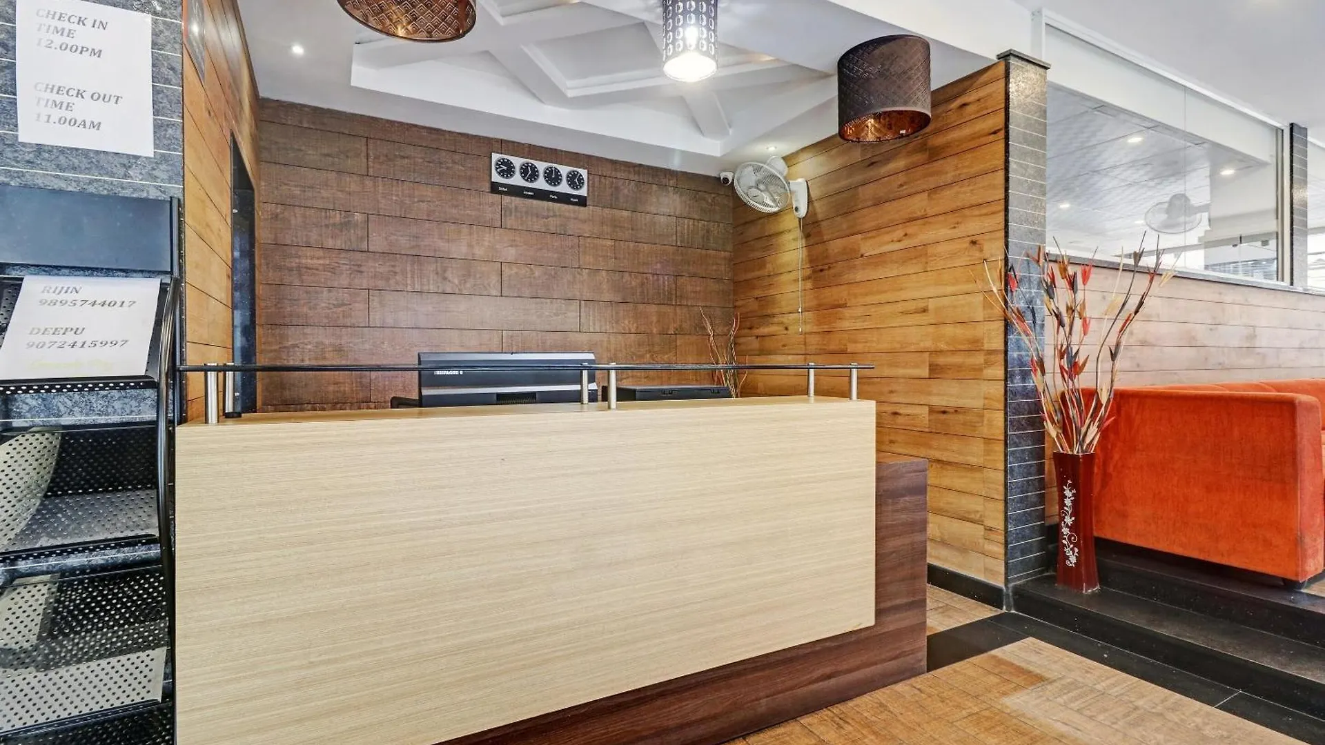 Oyo Townhouse 595 Majestic Inn Kochi 4*,  Índia